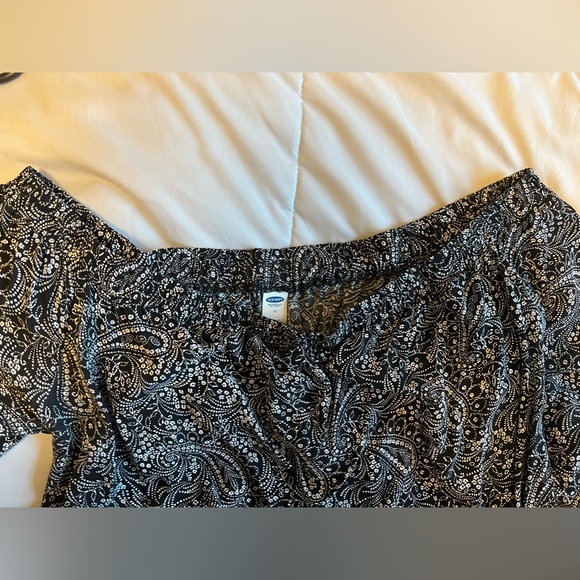 Old Navy Off Shoulder Blouse - Picture 2 of 2